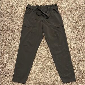 Athleta paperbag style pants